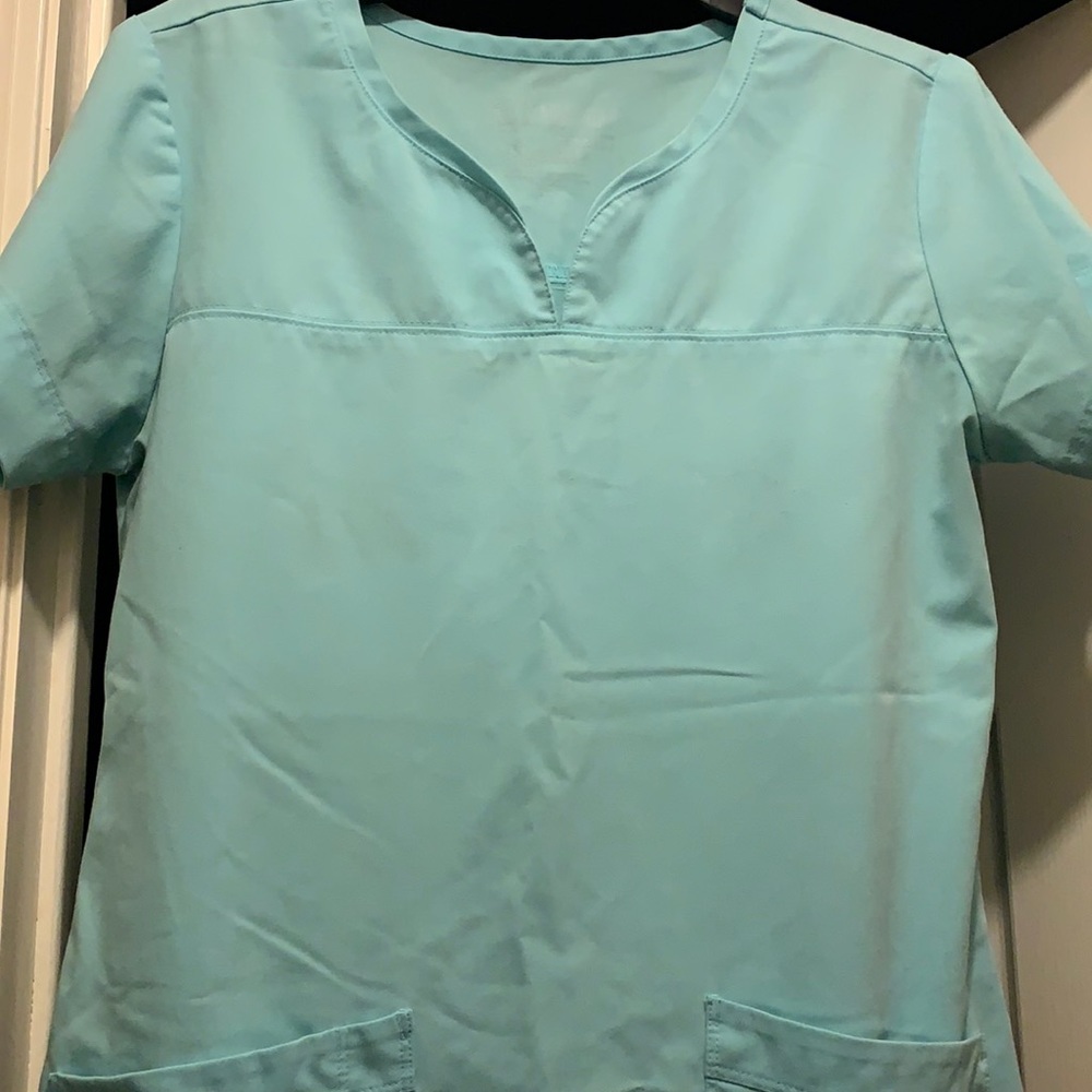Grey’s Anatomy signature collection scrub top in women’s medium